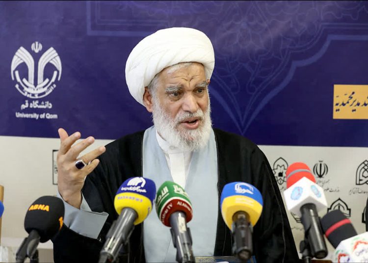 همایش ملی آیت‌الله یزدی برگزار می‌شود / آیت‌الله کعبی: آیت‌الله یزدی الگوی مجاهدت، فقاهت و مدیریت انقلابی بود